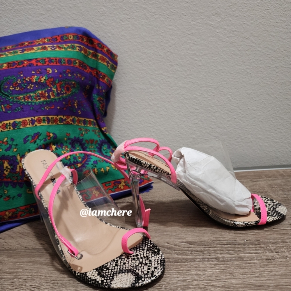 New Unboxed Size 9 Fashion Nova Pink and Animal Print Heels